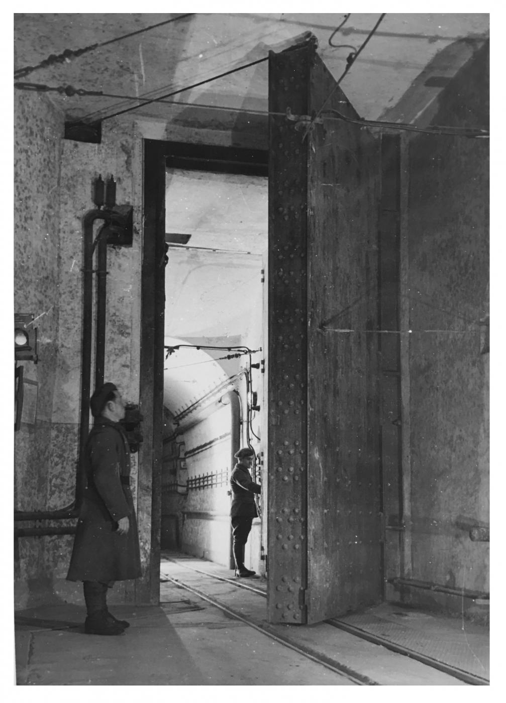 Ligne Maginot - HACKENBERG - A19 - (Ouvrage d'artillerie) - Galerie principale
Le DO (Dispositif d'Obturation) destiné à protéger les avants en cas d'incendie au magasin M1 - Inconnu