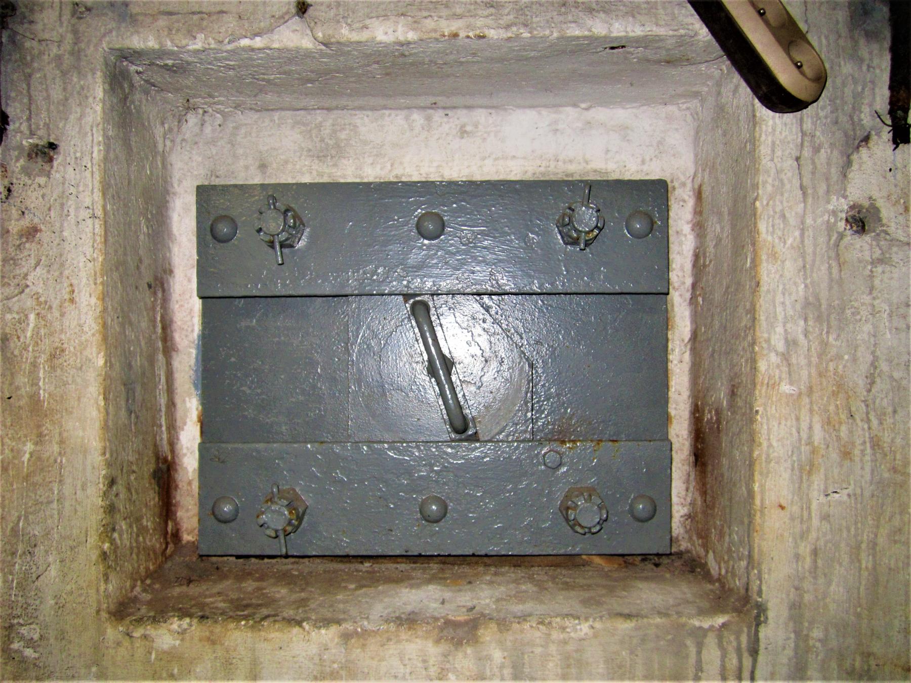 Ligne Maginot - EINSELING - A36 - (Ouvrage d'infanterie) - Créneau de défense intérieure de l'entrée