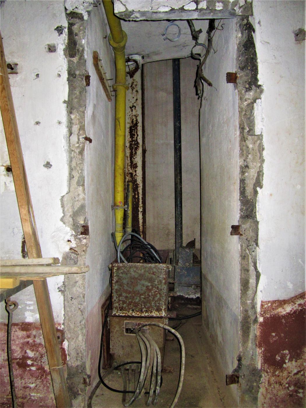 Ligne Maginot - EINSELING - A36 - (Ouvrage d'infanterie) - Etage inférieur
Accès à la cloche GFM Ouest