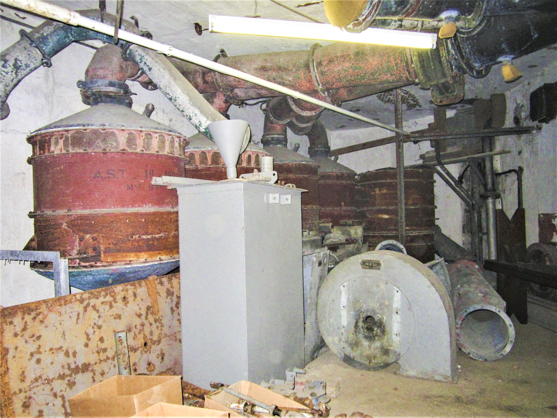 Ligne Maginot - EINSELING - A36 - (Ouvrage d'infanterie) - Local de neutralisation
Batterie de filtres