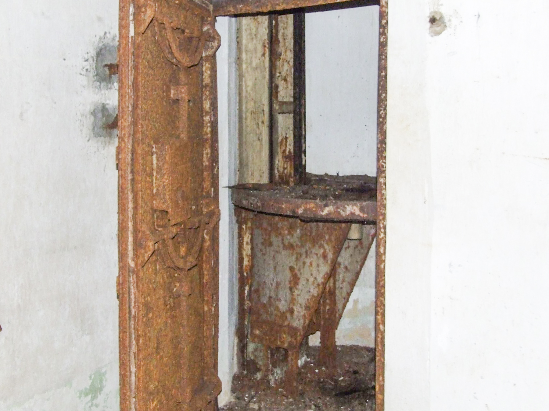 Ligne Maginot - TETING - A38 - (Ouvrage d'infanterie) - Bloc 1
L'accès à la cloche GFM.
