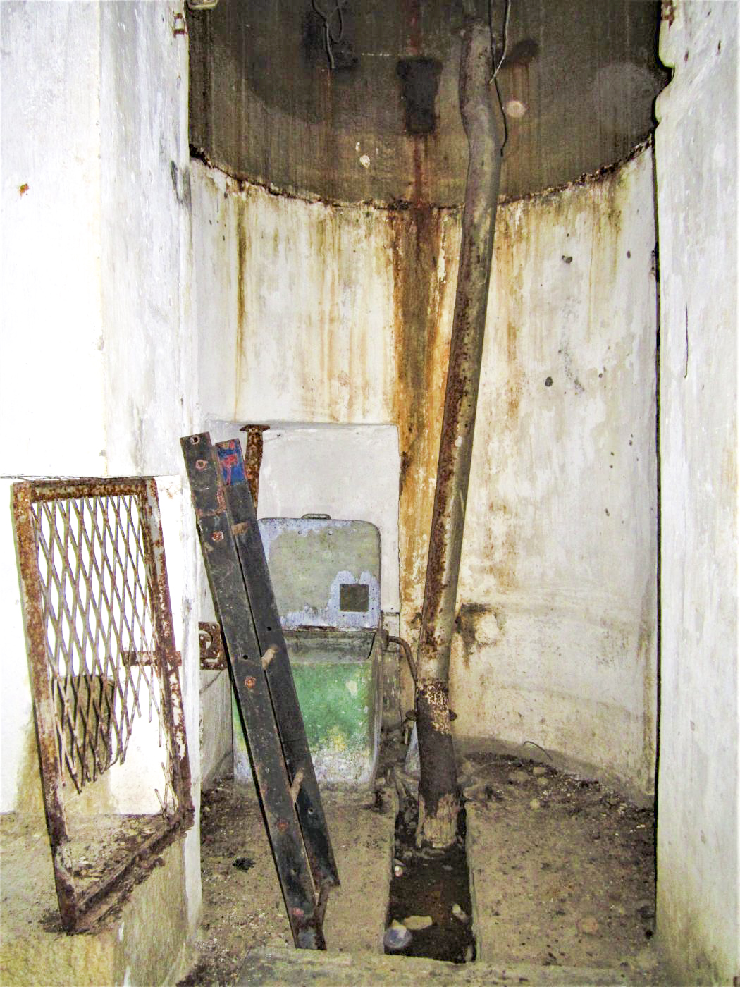 Ligne Maginot - BAMBIDERSTROFF SUD - C71 - (Casemate d'infanterie) - Puits de la cloche JM centrale