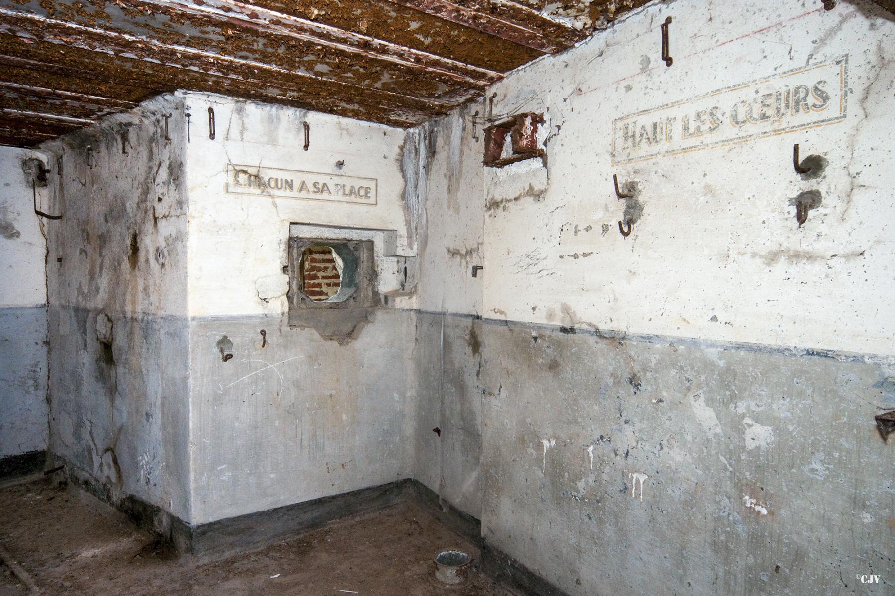 Ligne Maginot - CREVECOEUR - (Casemate d'infanterie - double) - 