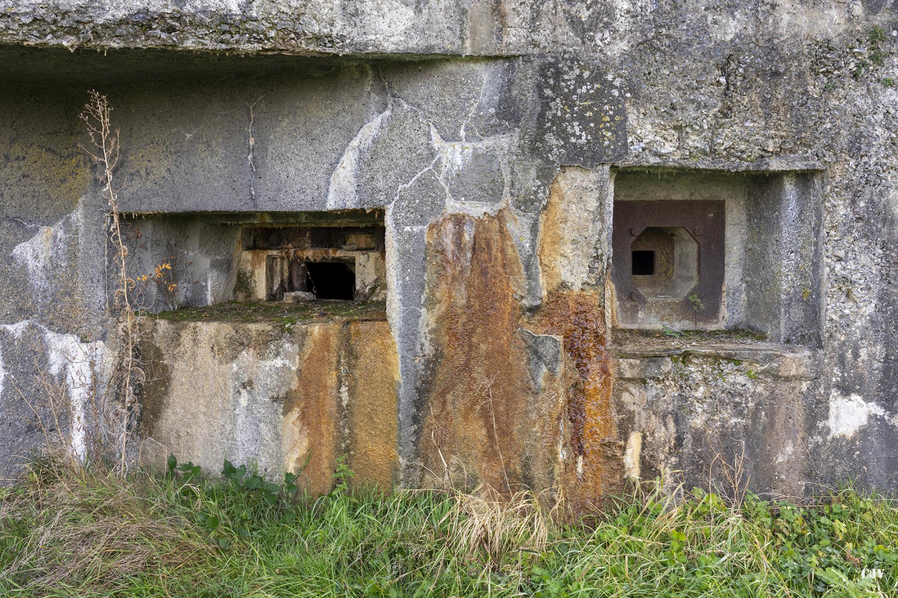 Ligne Maginot - B512 - WARGNIES LE GRAND OUEST - (Blockhaus pour canon) - Les créneaux du côté ouest 
