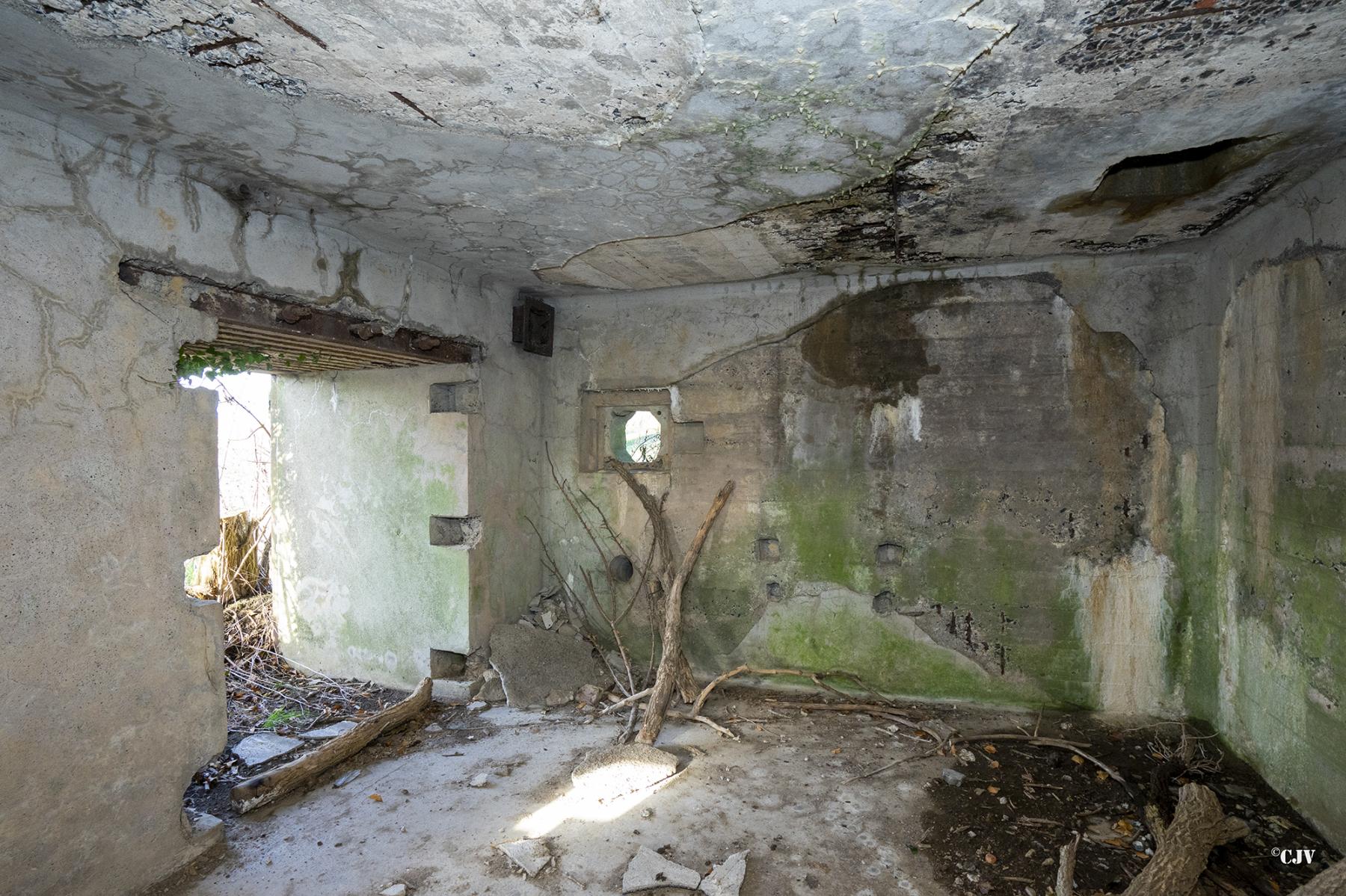 Ligne Maginot - B516 - STATION DE WARGNIES - (Blockhaus pour canon) - L'entrée