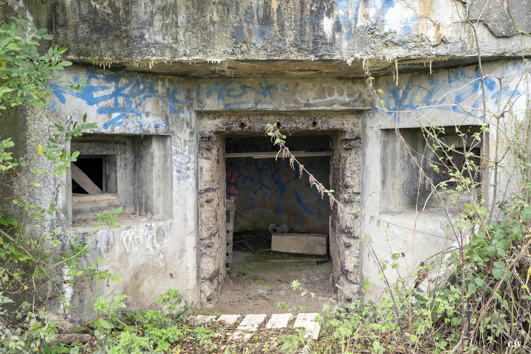 Ligne Maginot - B553 - FERME CAMBRON - (Blockhaus pour canon) - L'entrée