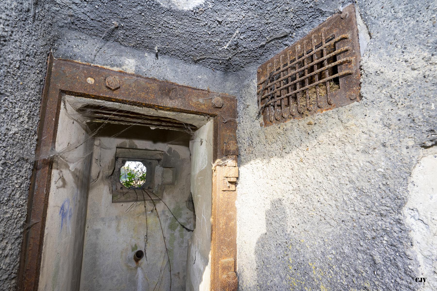 Ligne Maginot - B559 - LA BELLE-HOTESSE - (Blockhaus pour canon) - L'entrée pour les hommes