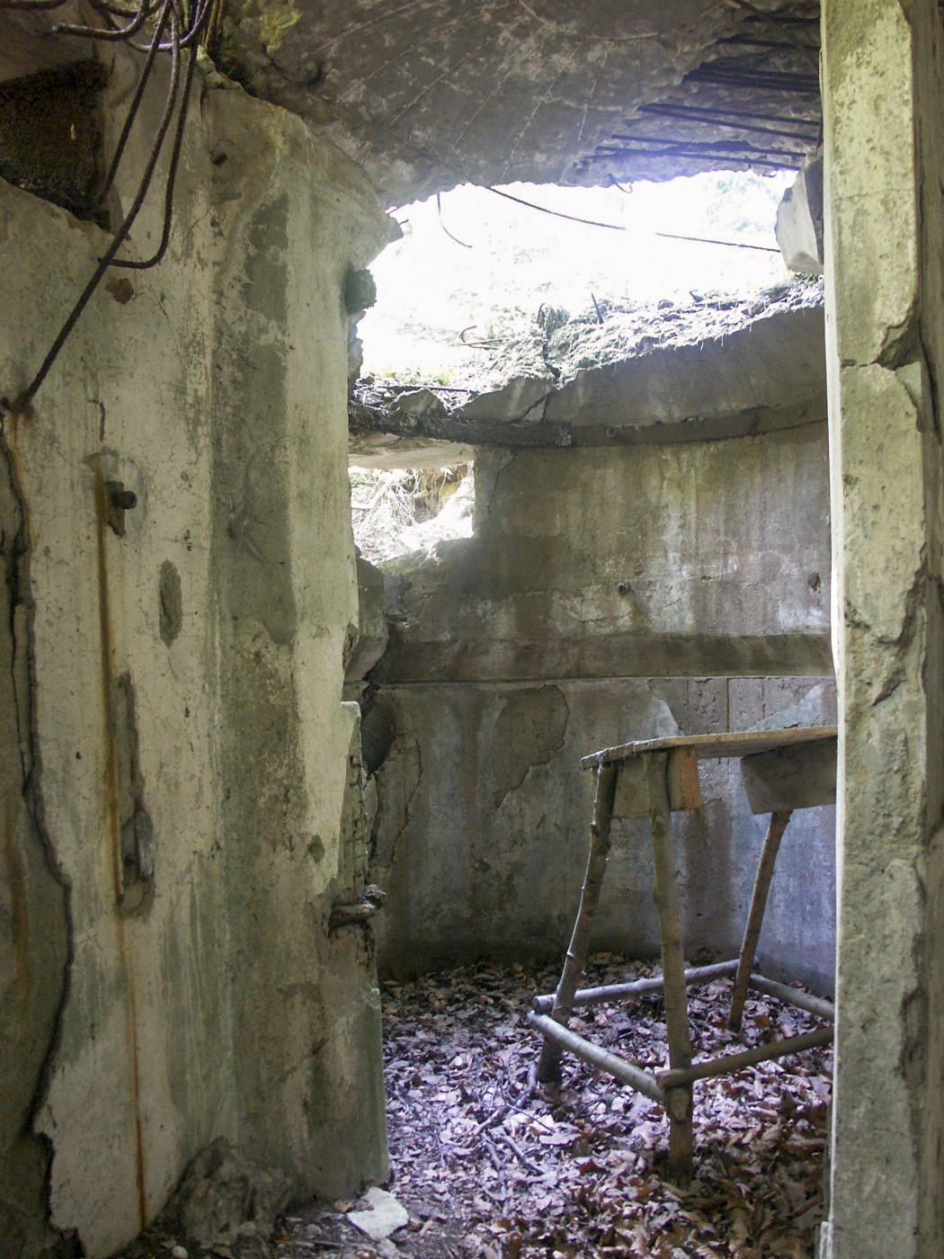Ligne Maginot - SOMMET DU HOCHWALD 3 - (Blockhaus pour arme infanterie) - Accès à la coupole mitrailleuse