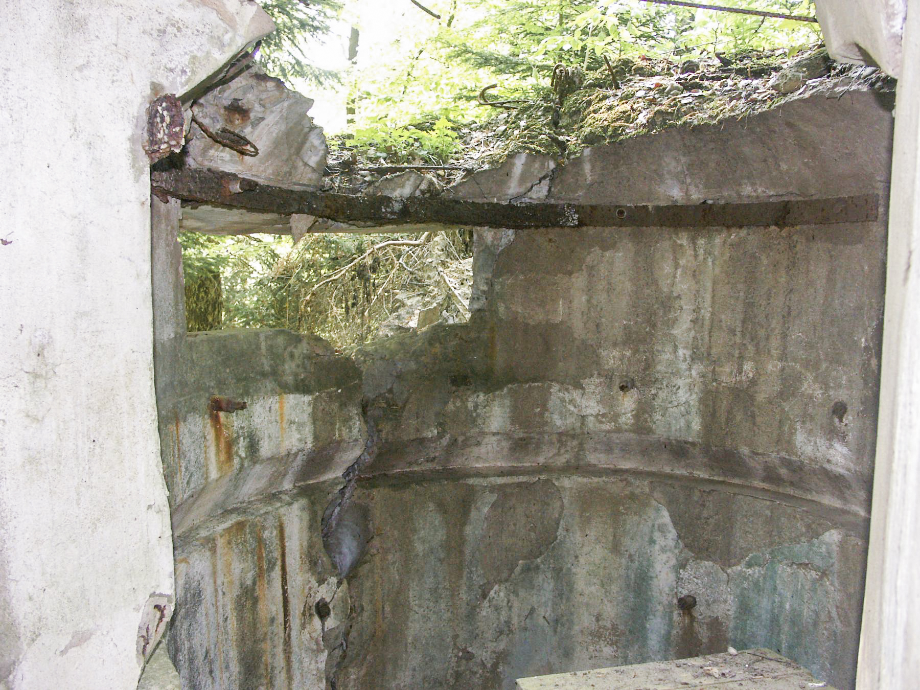 Ligne Maginot - SOMMET DU HOCHWALD 3 - (Blockhaus pour arme infanterie) - 
Coupole mitrailleuse