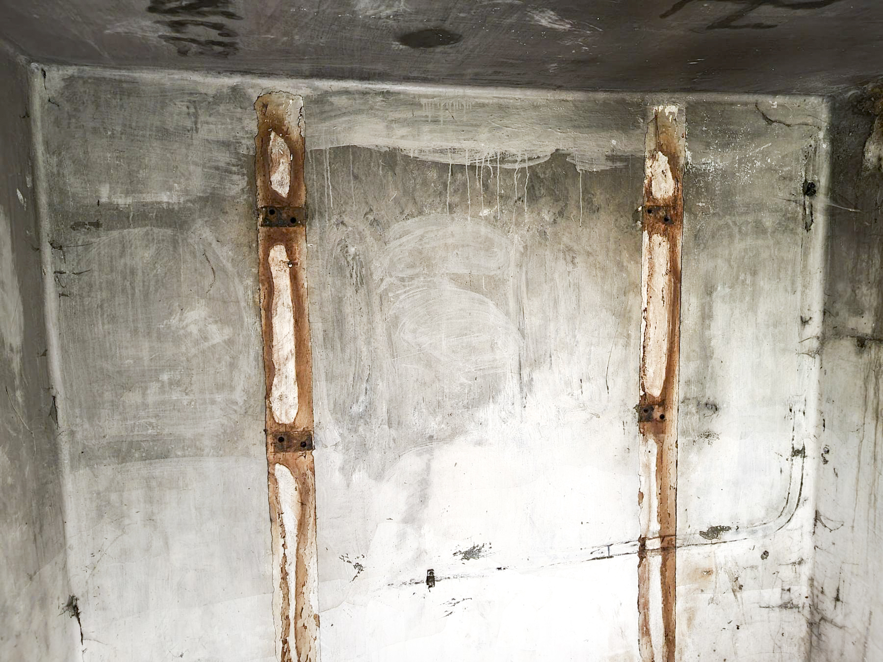 Ligne Maginot - E' - (Chambre de coupure - Avec central) - Ancien emplacement des boîtiers répartiteurs.