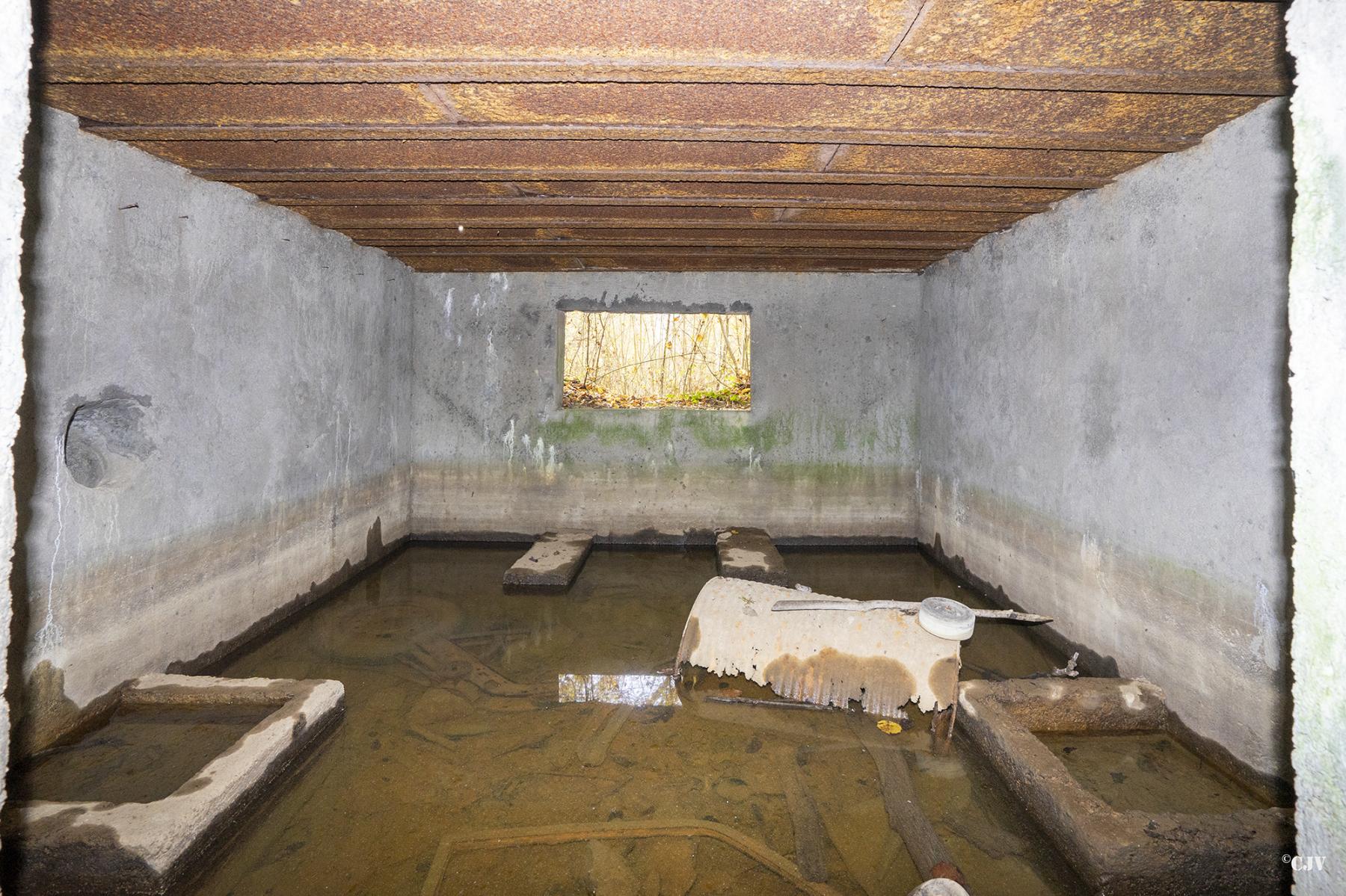 Ligne Maginot - CB174 - (Blockhaus pour canon) - L'intérieur