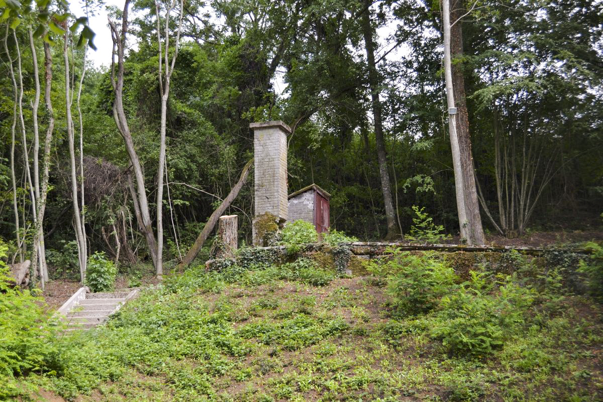 Ligne Maginot - GALGENBERG - (Casernement) - Ruines après débroussaillage par le club de chasse en 2017