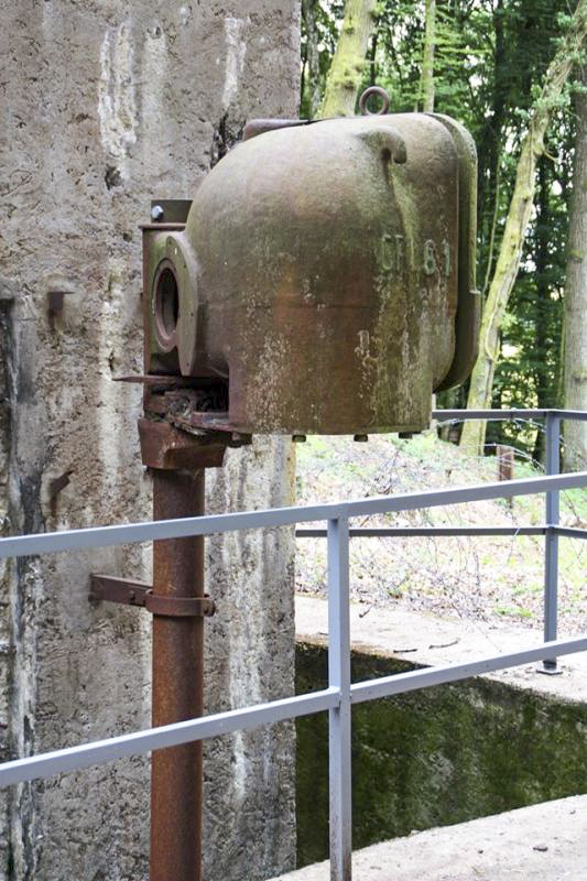 Ligne Maginot - HUBERBUSCH SUD - C59 - (Casemate d'infanterie) - Le projecteur blindé