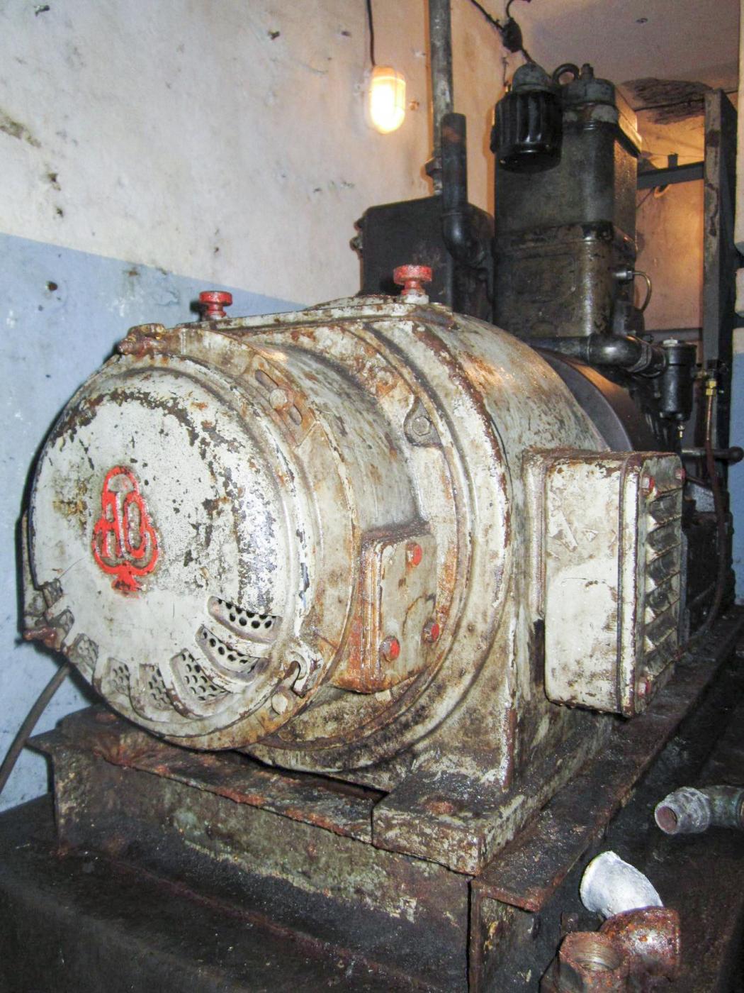 Ligne Maginot - HUBERBUSCH SUD - C59 - (Casemate d'infanterie) - L'alternateur Atelier d'Orléans