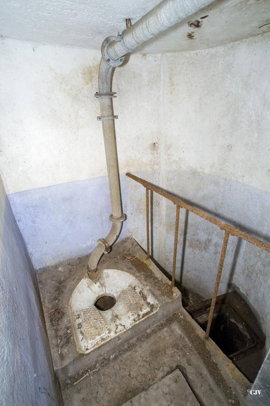 Ligne Maginot - HUBERBUSCH SUD - C59 - (Casemate d'infanterie) - Les latrines
