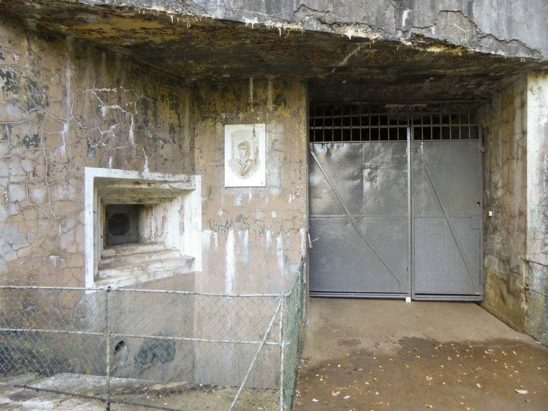 Ligne Maginot - MICHELSBERG - A22 - (Ouvrage d'artillerie) - Entrée mixte
Entrée et créneau FM - ELLENA-CUNY
