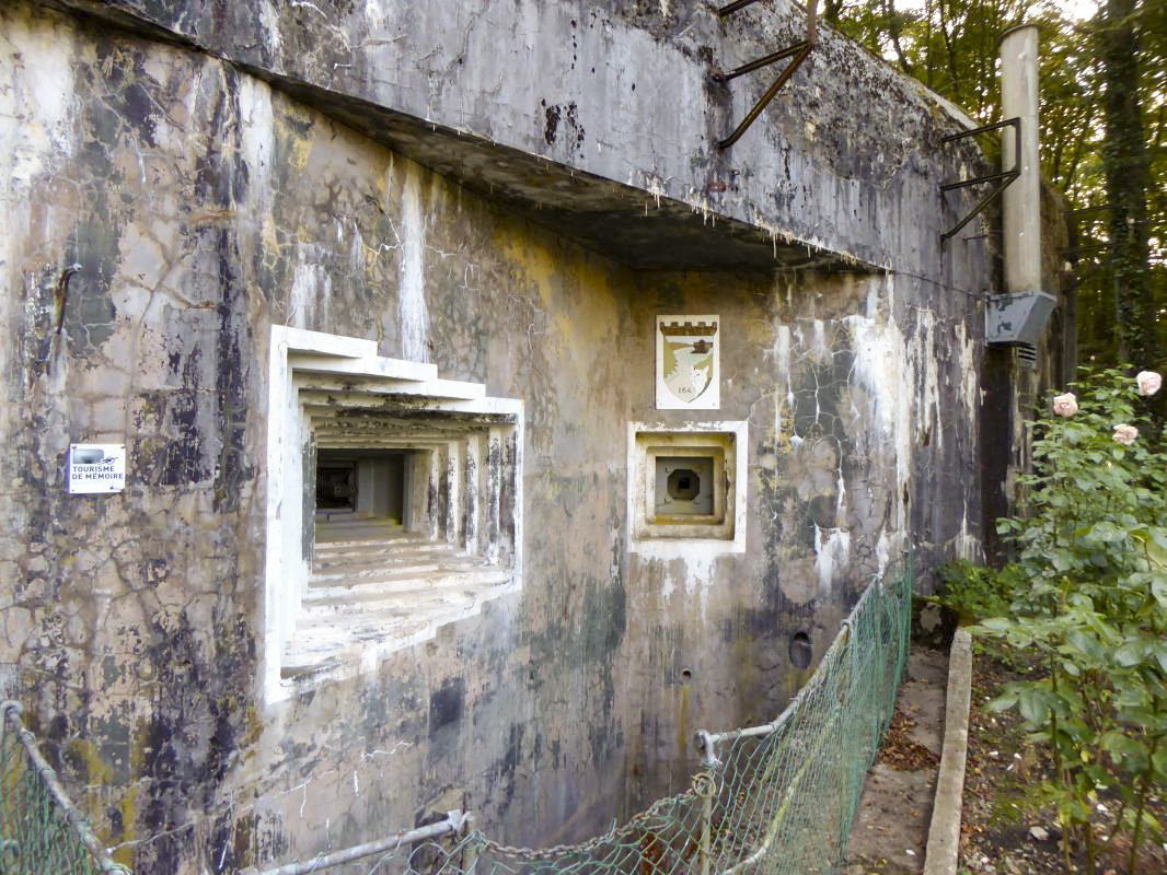 Ligne Maginot - MICHELSBERG - A22 - (Ouvrage d'artillerie) - Entrée mixte
Créneau JM/47 et créneau FM - ELLENA-CUNY
