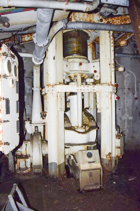 Ligne Maginot - MICHELSBERG - A22 - (Ouvrage d'artillerie) - Bloc 1
Etage inférieur de la tourelle - NOEL Yves - AOM 22 Juin