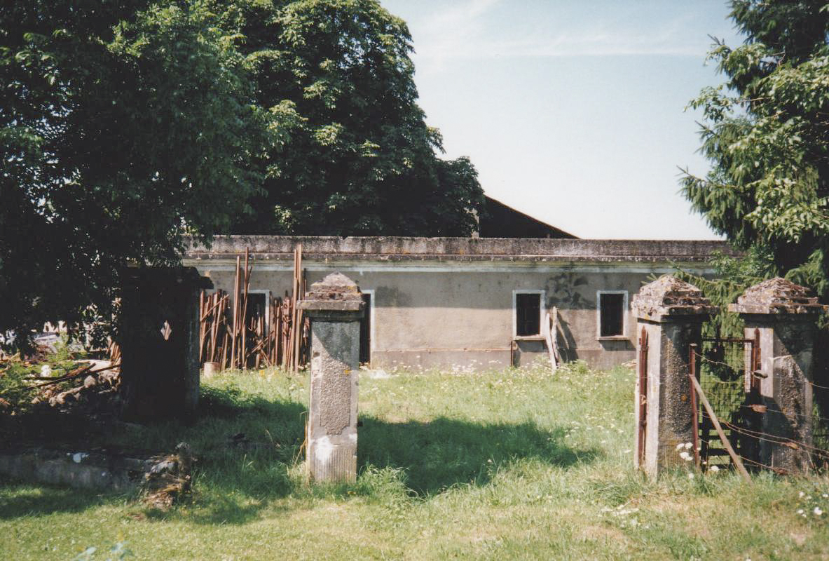 Ligne Maginot - ROUSSY LE VILLAGE (Poste avancé GRM) - (Poste GRM - Maison Forte) - Le portail à l'entrée du poste, aujourd'hui disparu - R Tucker
