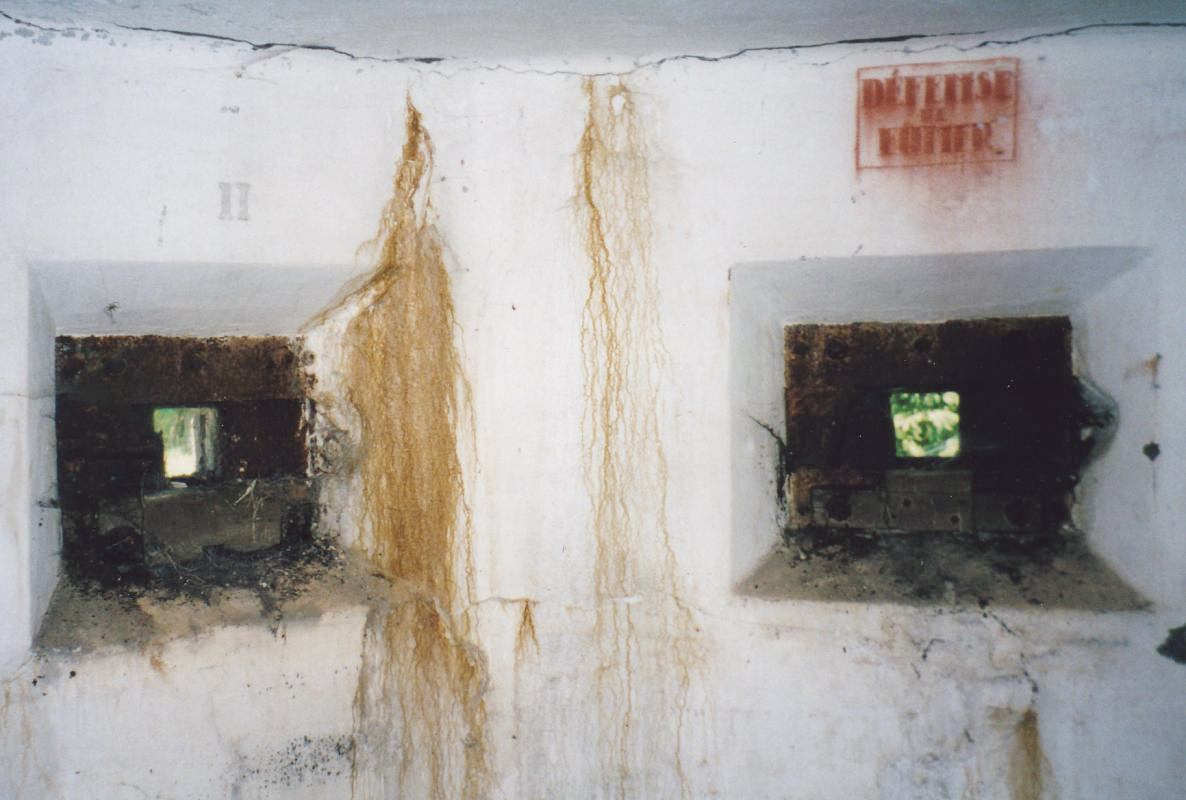 Ligne Maginot - ROUSSY LE VILLAGE (Poste avancé GRM) - (Poste GRM - Maison Forte) - Créneaux FM n°2 et 3 - R Tucker