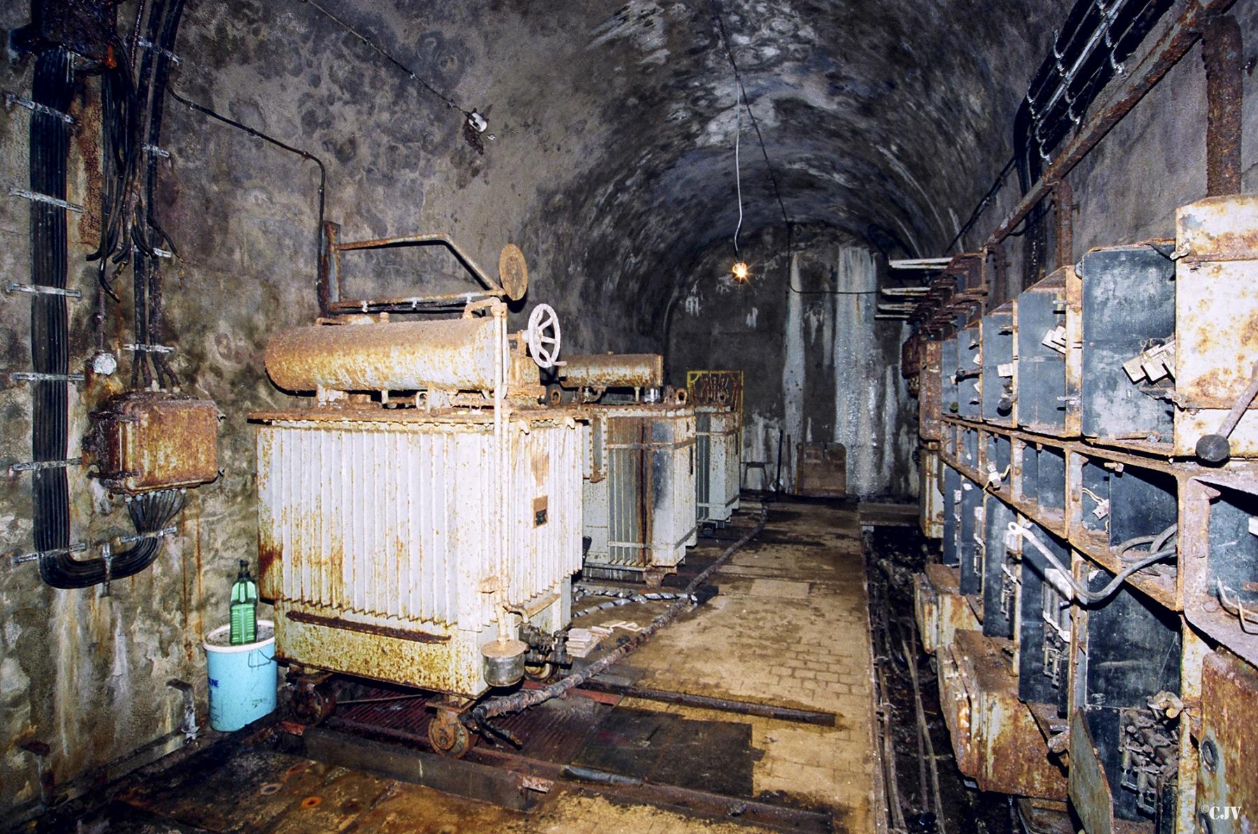 Ligne Maginot - MICHELSBERG - A22 - (Ouvrage d'artillerie) - L'usine électrique
Local des transformateurs - Lia VERMEULEN