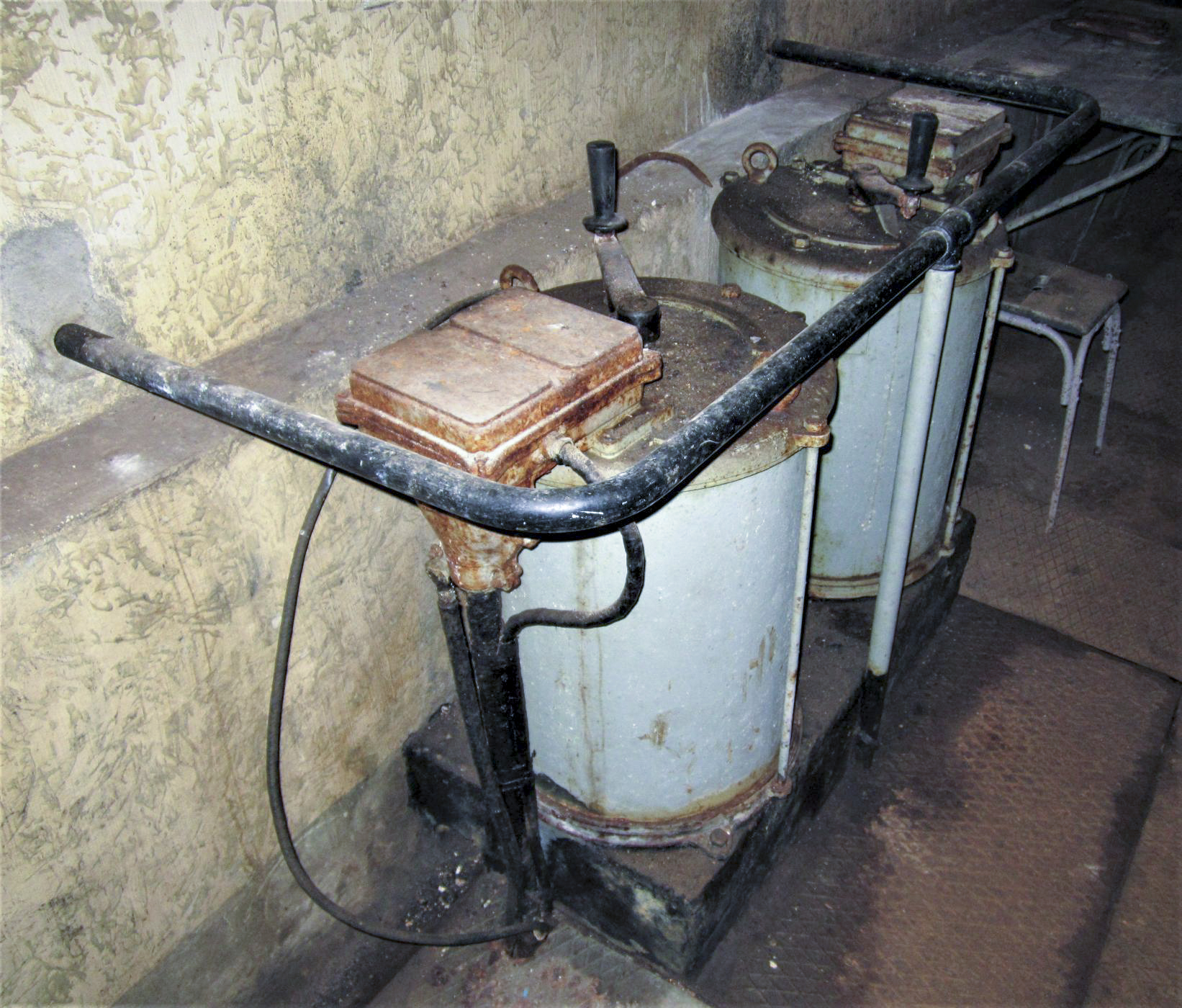 Ligne Maginot - MICHELSBERG - A22 - (Ouvrage d'artillerie) - La sous station électrique
Rhéostats de démarrage des groupes convertisseurs - Gregory Fuchs