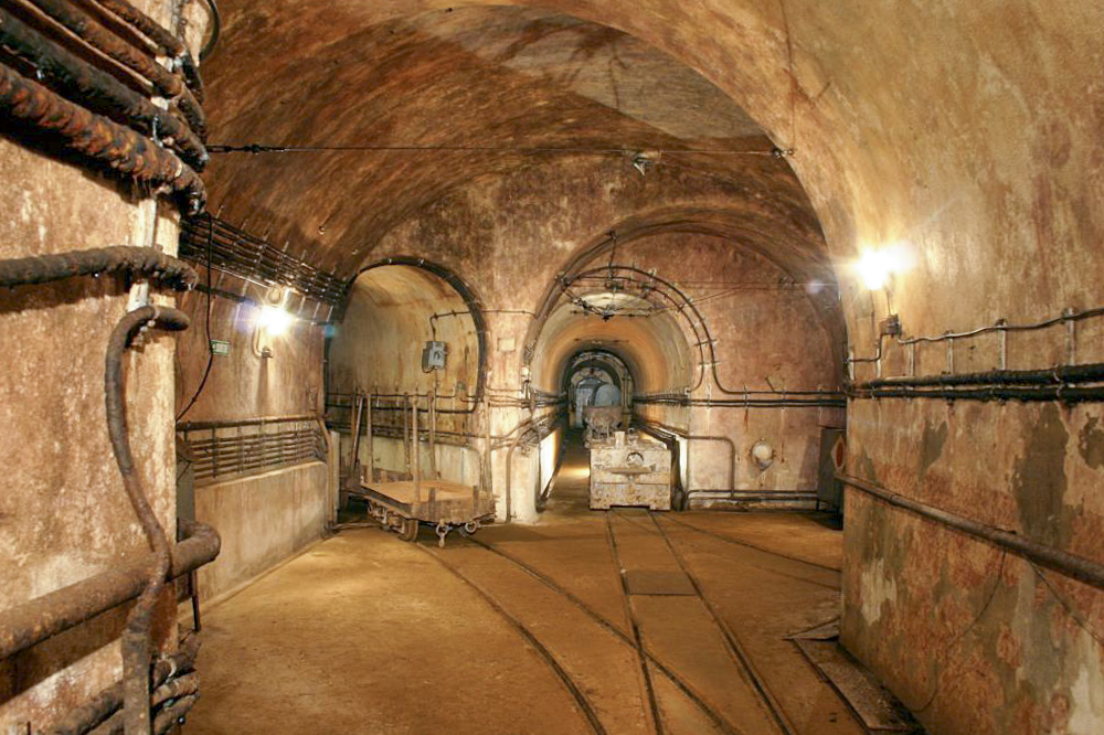 Ligne Maginot - MICHELSBERG - A22 - (Ouvrage d'artillerie) - Galerie principale au niveau de l'intersection vers les blocs 3 et 5 - NOEL Yves