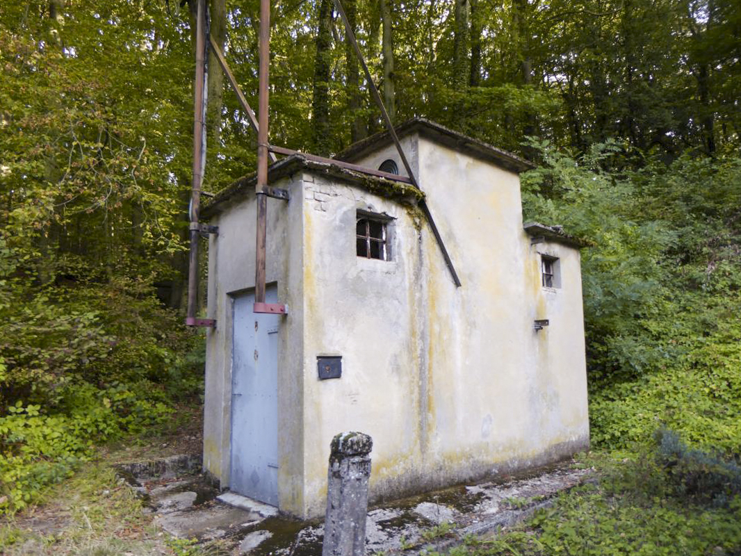 Ligne Maginot - MICHELSBERG - A22 - (Ouvrage d'artillerie) - Le transformateur électrique extérieur - ELLENA-CUNY