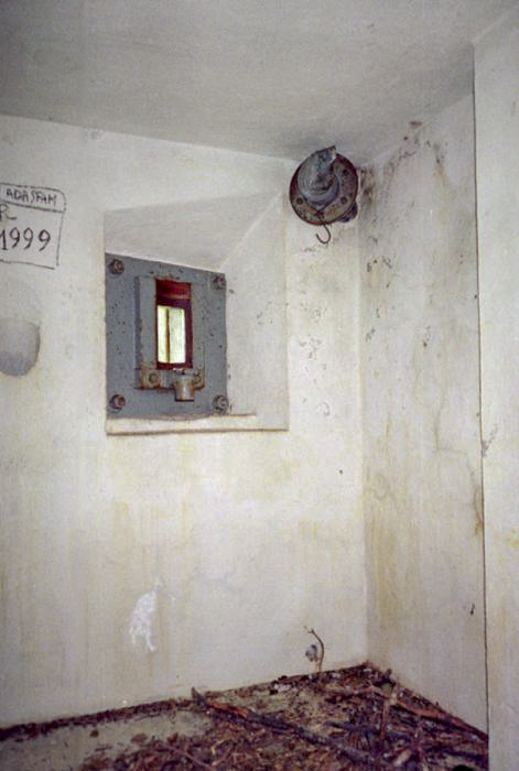 Ligne Maginot - O29 - NIEYA NORD - (Casemate d'infanterie) - Le créneau pour FM - LOVINY Alain