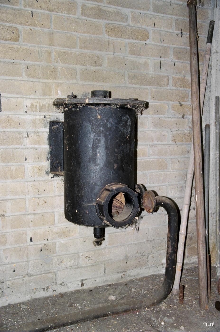 Ligne Maginot - RESERVOIR DE HOSTE-BAS - (Inondation défensive) - Pompe à vide permettant de forcer l'amorçage des siphons lorsque le niveau d'eau est inférieur à la cote d'amorçage