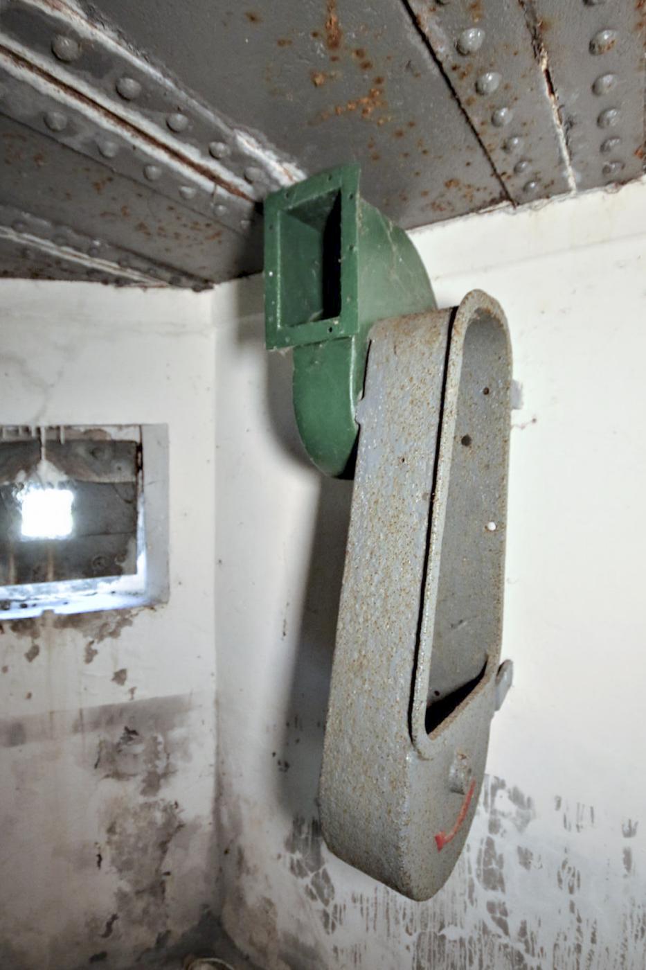 Ligne Maginot - R6B - HOSTE BAS - (Blockhaus pour arme infanterie) - Ventilateur V22M F.Fouché