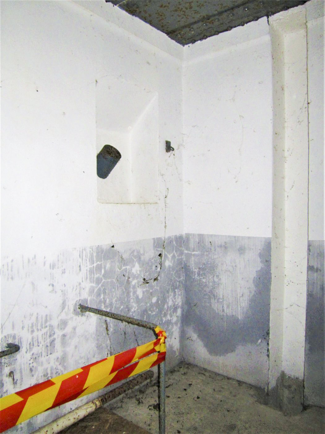 Ligne Maginot - R6B - HOSTE BAS - (Blockhaus pour arme infanterie) - Goulotte à grenades