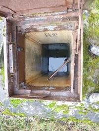 Ligne Maginot - R2 - (Chambre de coupure) - Vue avec trappe ouverte