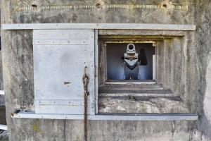 Ligne Maginot - AC1B - MC22 - LA COSTAUDE - (Casemate d'artillerie) - Le créneau du canon de 75