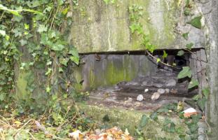 Ligne Maginot - HABERHAEUSER 1 - (Blockhaus pour arme infanterie) - Créneau de tir de mitrailleuse avec sa plaque de blindage