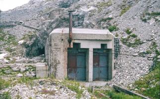 Ligne Maginot - PAS DU ROC - (Ouvrage d'artillerie) - L'entrée munitions