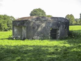 Ligne Maginot - B742 - FONTAINE JACQUOT - (Blockhaus pour canon) - Blockhaus situé dans un pré clôturé.