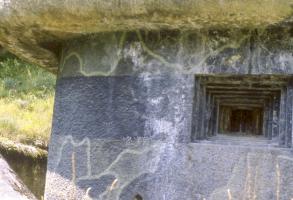 Ligne Maginot - GORDOLON (GN) - (Ouvrage d'artillerie) - Bloc 2
Créneau de l'antichar de 47 avec le camouflage d'origine