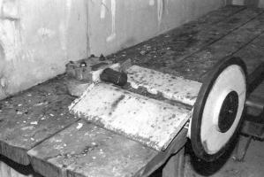 Ligne Maginot - GORDOLON (GN) - (Ouvrage d'artillerie) - Appareil de sertissage des obus de 75