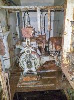 Ligne Maginot - GORDOLON (GN) - (Ouvrage d'artillerie) - Casernement 
Machinerie du monte-charge entre le casernement et l'étage intermédiaire