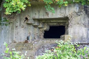 Ligne Maginot - CEZF-4 - SARRE UNION NORD-EST - (Casemate d'infanterie - Double) - Créneau pour canon à ouverture réduite au prix d'une complication du coffrage en faisant 2 ouvertures différentes pour le passage du tube du canon et de la lunette de visée