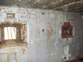 Ligne Maginot - GUERLETTE - (Casemate d'infanterie - double) - Chambre de tire sud-est, créneau AC/JM à gauche, Créneau JM à droite