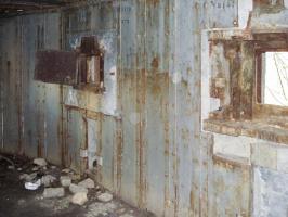 Ligne Maginot - GUERLETTE - (Casemate d'infanterie - double) - Chambre de tire nord-ouest, créneau JM à gauche, créneau AC/JM à droite