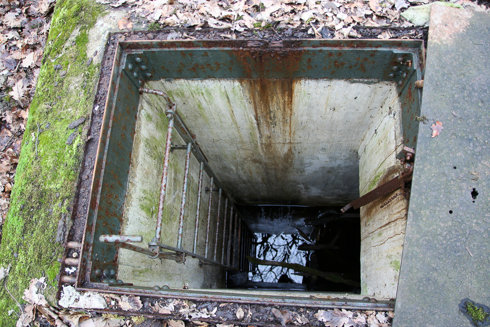 Ligne Maginot - 26T - (Chambre de coupure) - Puits d'accés à la chambre