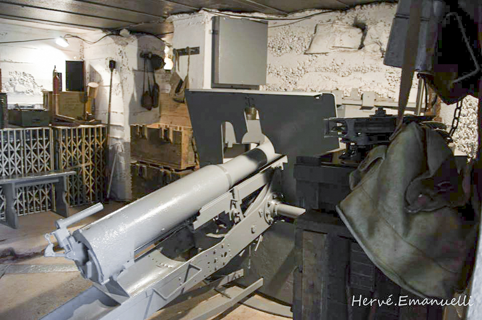 Ligne Maginot - AC1B - MC22 - LA COSTAUDE - (Casemate d'artillerie) - Canon de 75 mle 1897