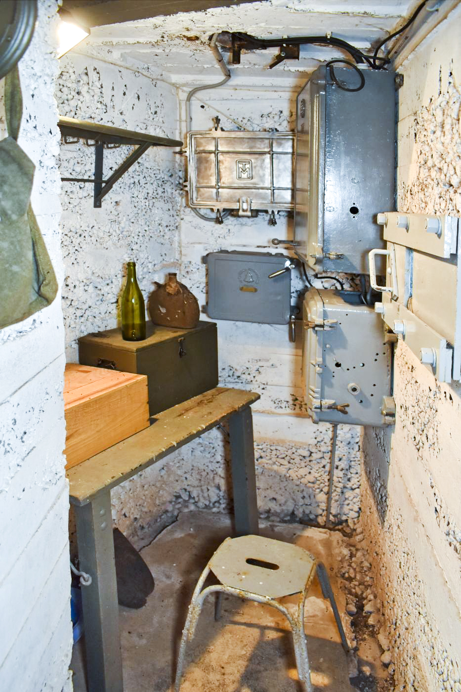 Ligne Maginot - AC1B - MC22 - LA COSTAUDE - (Casemate d'artillerie) - Caponnière flanquant la façade
(Le matériel exposé n’était pas en place en 1940)