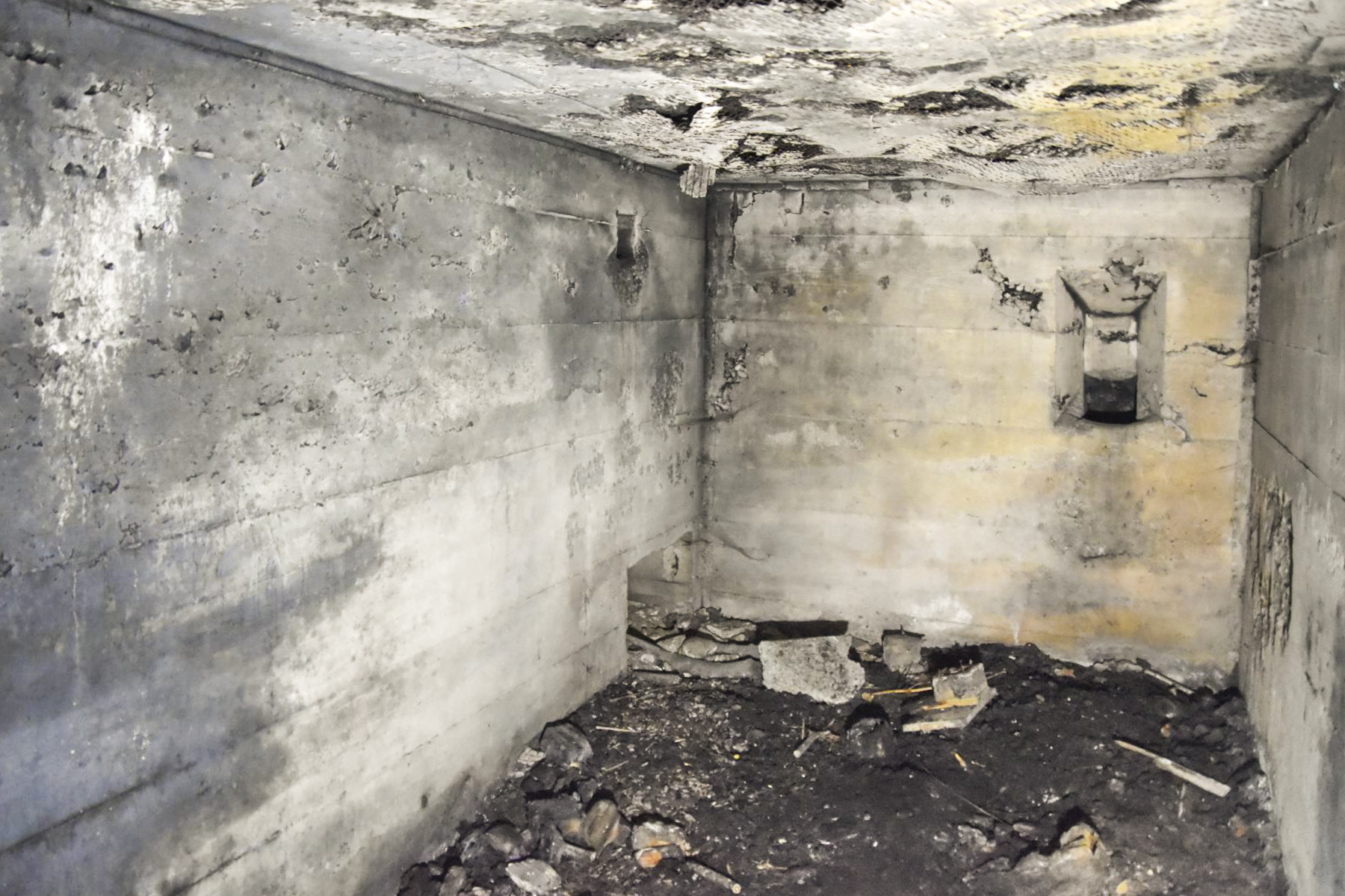 Ligne Maginot - LANGENHAEUSER - (Blockhaus pour arme infanterie) - Chambre de repos comprenant 2 goulottes à grenade et une issue de secours