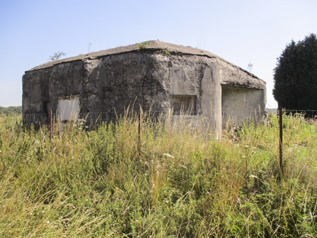 Ligne Maginot - B670 - OSTERGNIES EST - (Blockhaus pour canon) - 