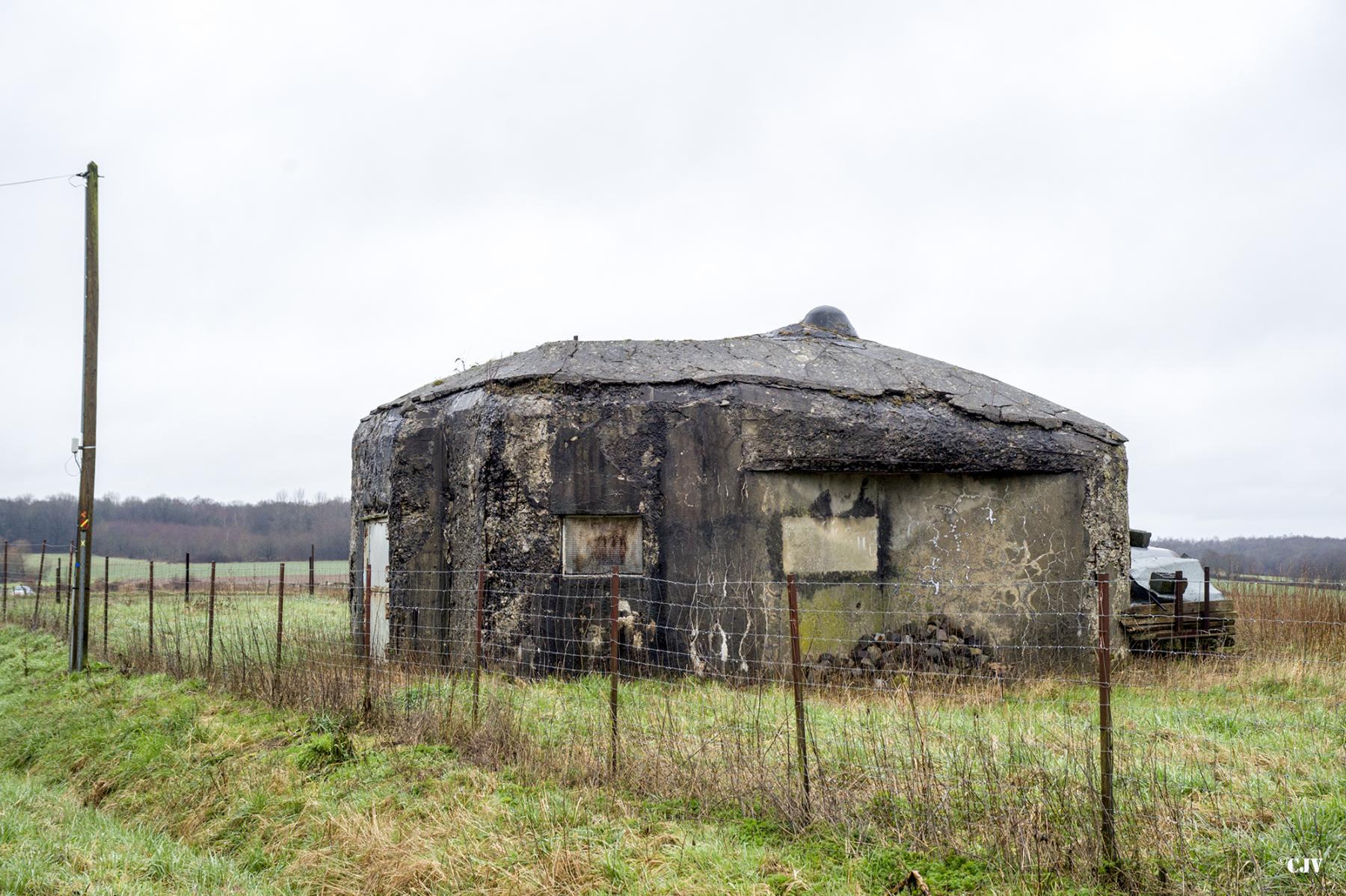 Ligne Maginot - B670 - OSTERGNIES EST - (Blockhaus pour canon) - 