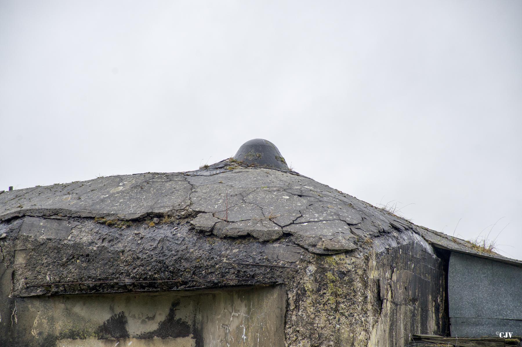 Ligne Maginot - B670 - OSTERGNIES EST - (Blockhaus pour canon) - La cloche 'Valenciennes'